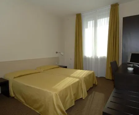Palace 4*
